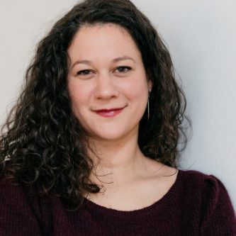 Ruth-Jahn-designherzvoll-Portrait-by-MarieMenzFotografie